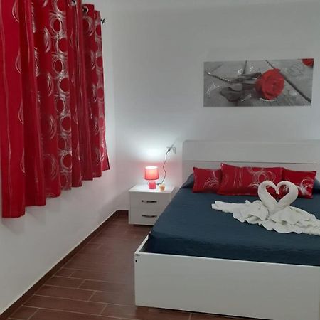דירות סיניסקולה Sos Appentos 3 - Indipendente 4/6 Posti Letto מראה חיצוני תמונה
