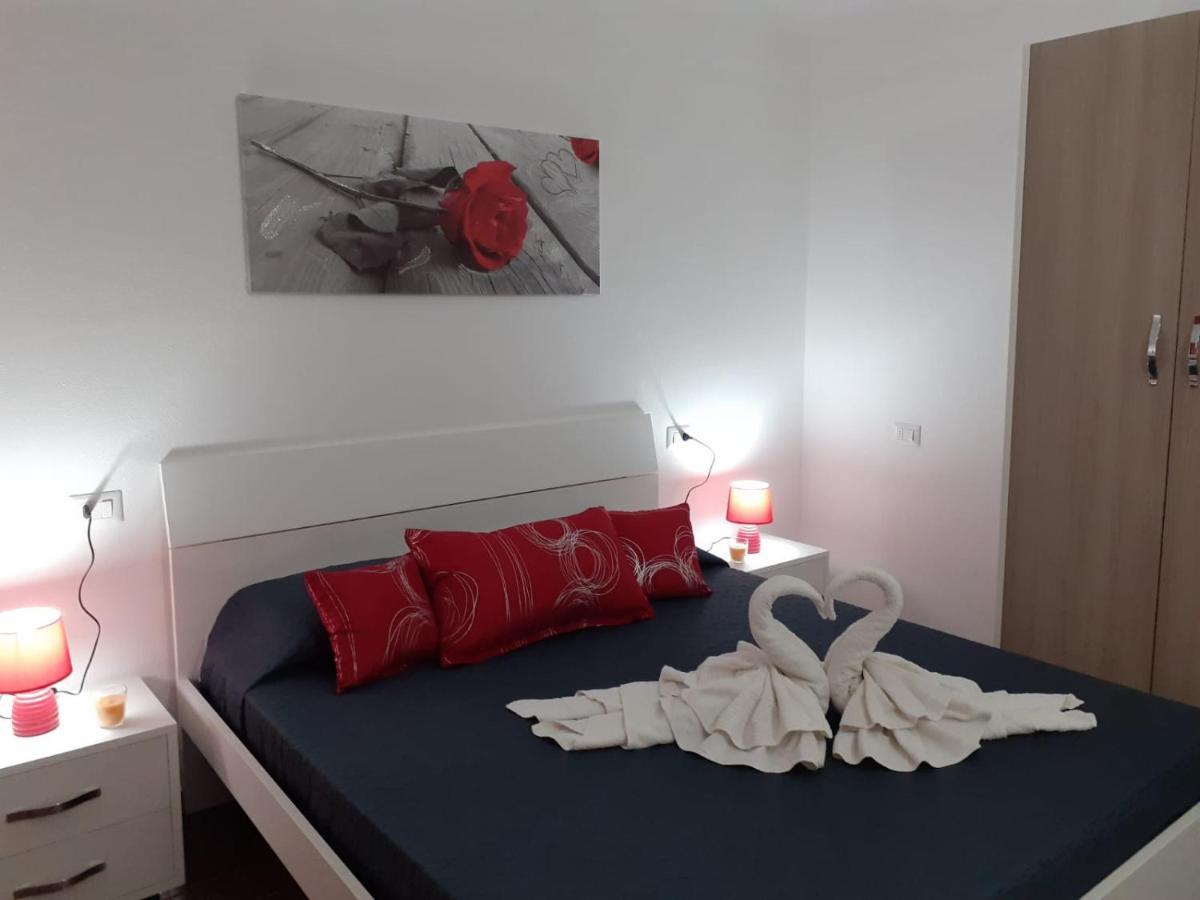 דירות סיניסקולה Sos Appentos 3 - Indipendente 4/6 Posti Letto מראה חיצוני תמונה