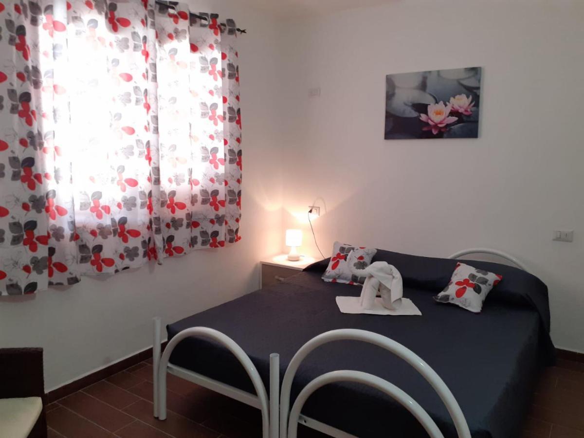 דירות סיניסקולה Sos Appentos 3 - Indipendente 4/6 Posti Letto מראה חיצוני תמונה
